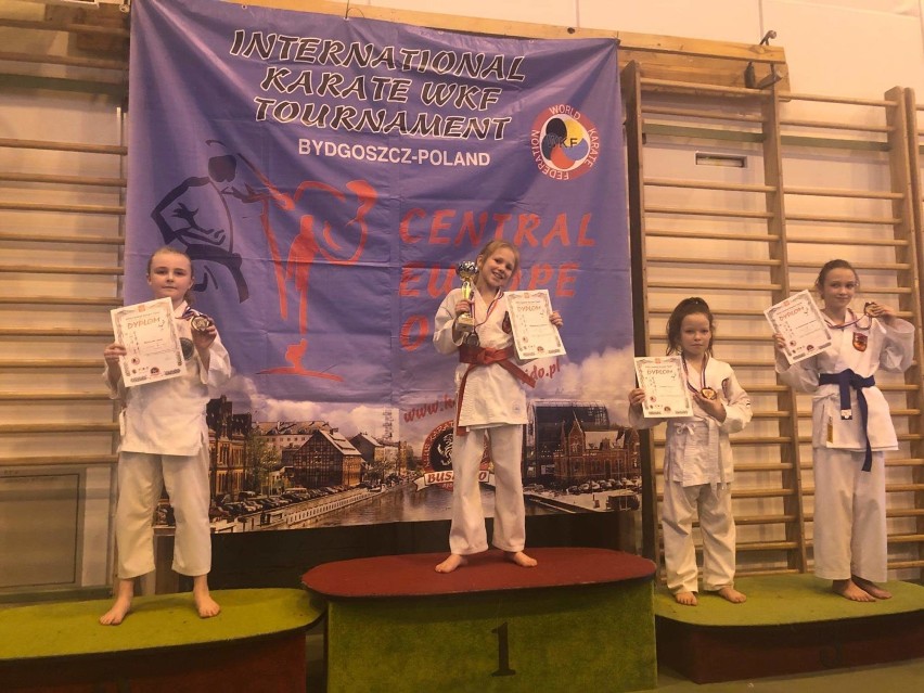Medale inowrocławskich karateków w Bydgoszczy [zdjęcia]