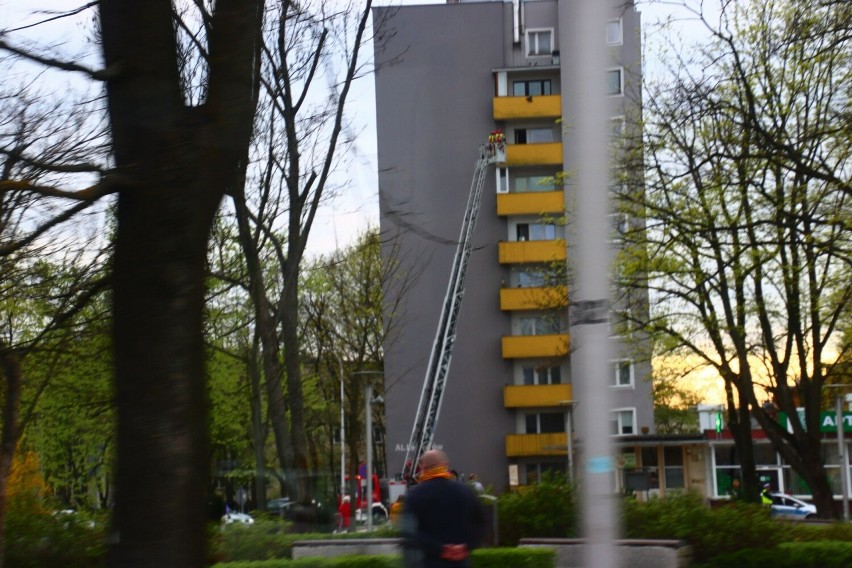 Strażacka drabina przy wieżowcu w Kielcach. Co się działo w centrum miasta? Zobaczcie zdjęcia