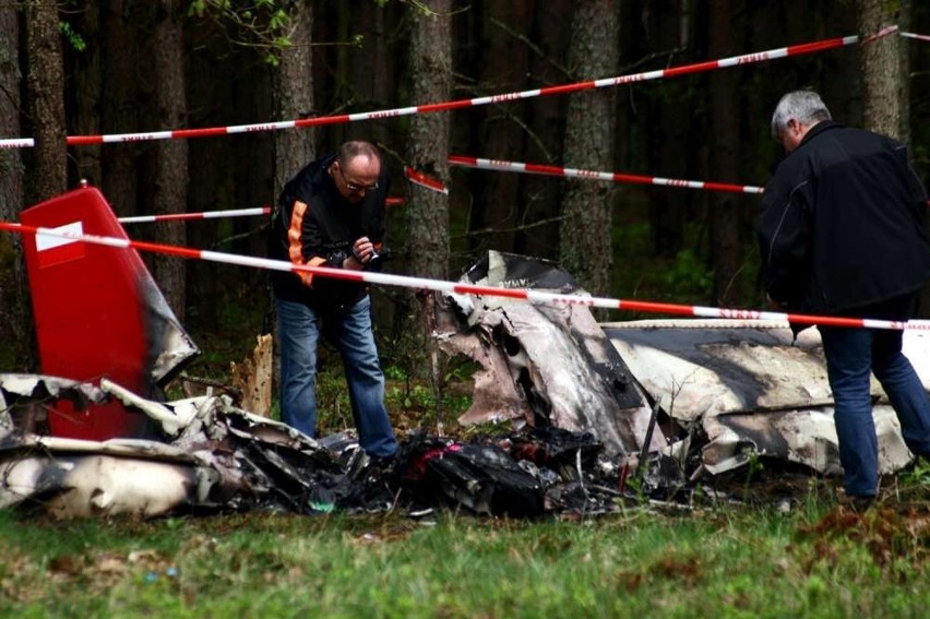 Wypadek awionetki w Pile. Samolot runął, bo silnik przestał działać? [WIDEO]