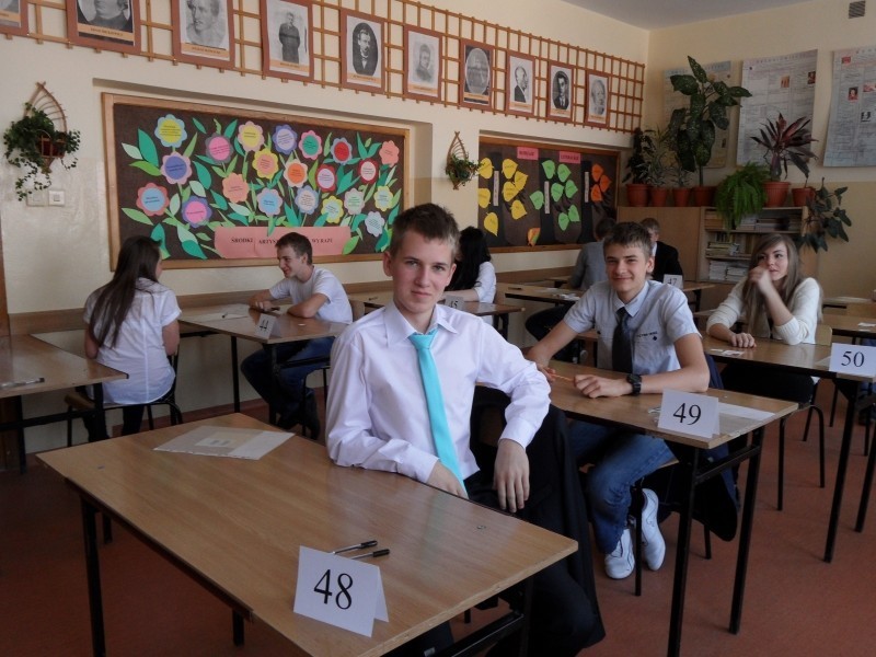 Mikołów: Uczniowie z gimnazjum nr w im. Kukuczki piszą egzamin z języka obcego