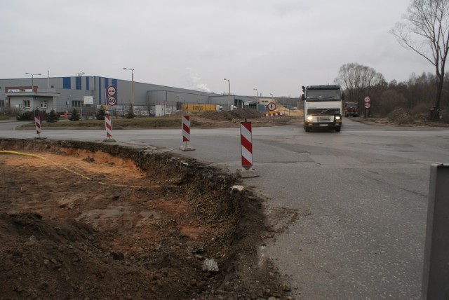 Na skrzyżowaniu ulicy Koksowniczej i drogi wojewódzkiej nr 790 budowane będzie rondo