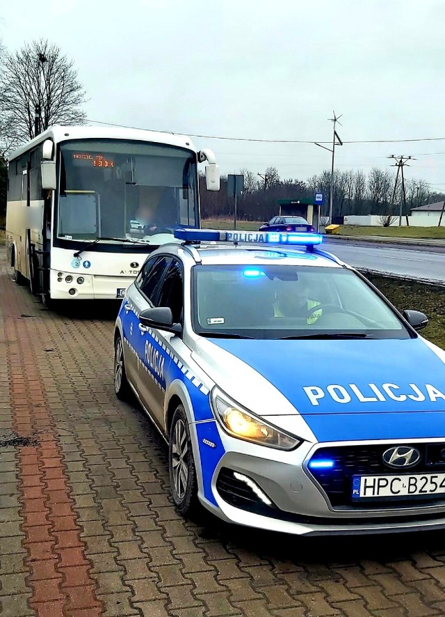 Podczas kontroli w Wielkim Konopacie policjanci zatrzymali dowód rejestracyjny autobusu