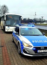 Gmina Świecie. Policja wyeliminowała z ruchu niesprawny autobus