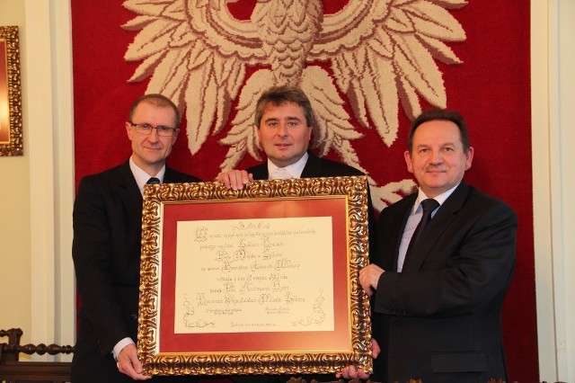 Od lewej: przewodniczący Rady Miasta Lubliniec Piotr Półtorak, burmistrz Kravare Andreas Hahn,burmistrz Lublińca Edward Maniura