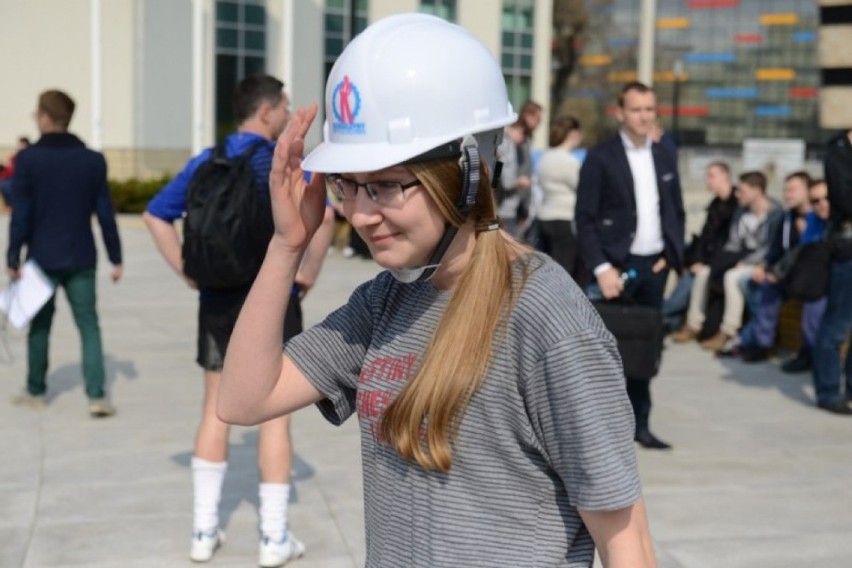 Bieg w kasku 2015. W piątek dziewczyny pobiegną na Stadionie...