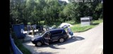 Kierowcy z Małopolski podrzucają śmieci przy DK 28. Gmina publikuje ich wizerunki, ku przestrodze
