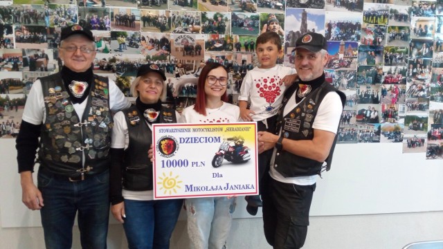 Motocykliści z "Sieradzan" zebrali 14 tysięcy i przekazali pieniądze potrzebującym