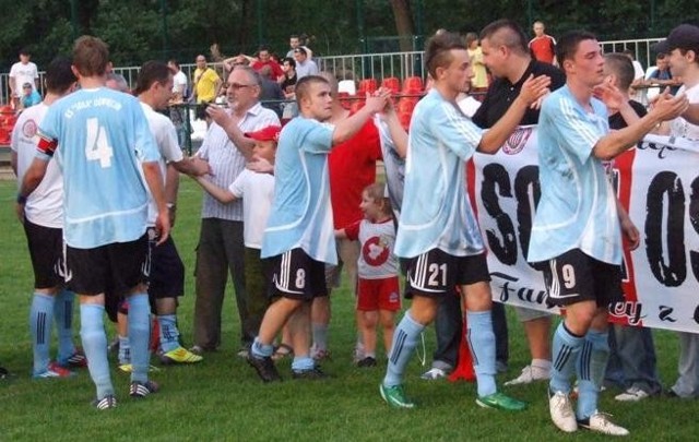 Sebastian Domański (nr 8) był bohaterem meczu Soły z Dalinem Myślenice w grupie małopolsko-świętokrzyskiej III ligi piłkarskiej, zakończonego zwycięstwem oświęcimian 3-0.