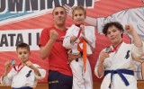 Sześć medali zawodników Klubu Karate Randori z Radomska na turnieju Młodych Wojowników w Stawiszynie