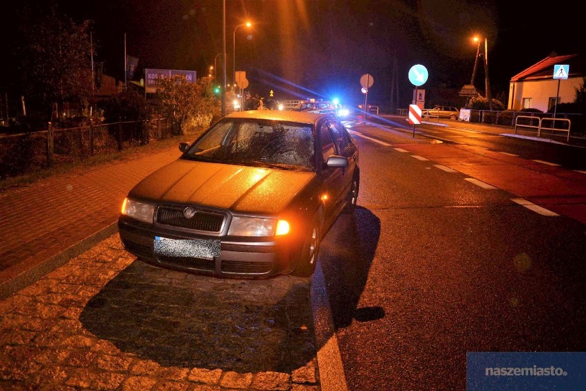 Poważny wypadek na drodze Włocławek - Lipno. Kobieta po reanimacji w ciężkim stanie trafiła do szpitala [zdjęcia, wideo]