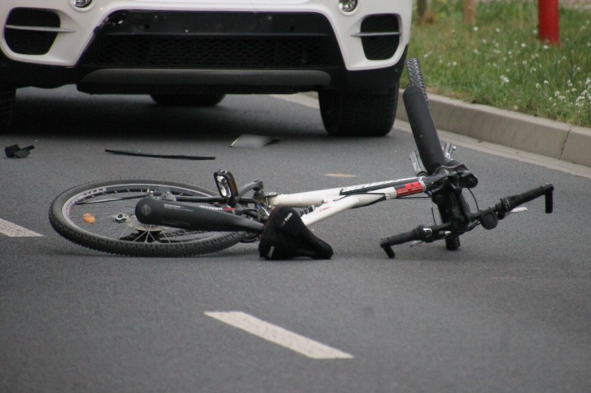 11-letni rowerzysta wtargnął pod jadący samochód. Trafił do szpitala [ZDJĘCIA]