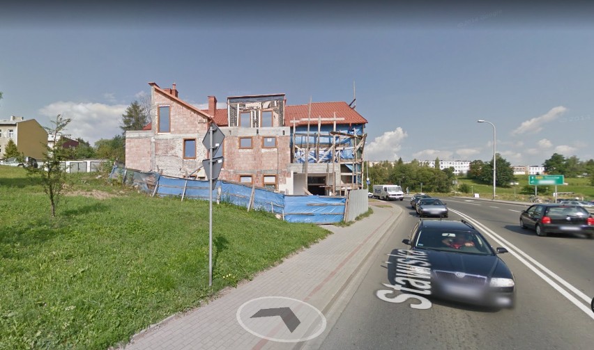Gorlice w kamerach Google Street View. Kto jeszcze pamięta, jak 9 lat temu wyglądała ul. Stróżowska i gdzie był klub Amnezja? [ZDJĘCIA]