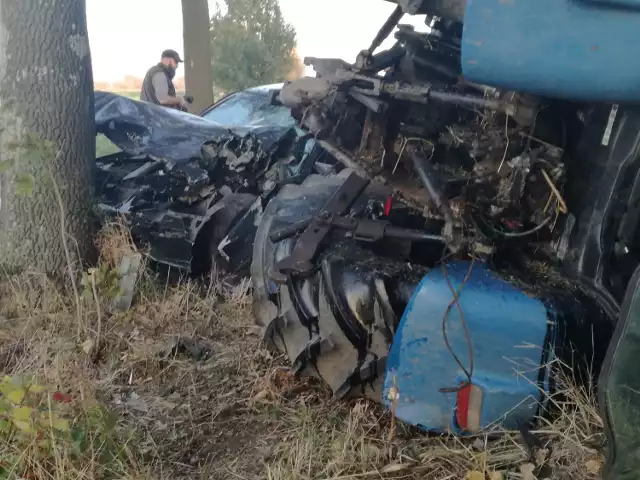 Nowy Dwór Gdański. Wypadek - zderzenia traktora z samochodem osobowym