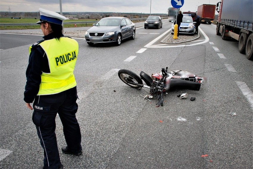 Swarożyn koło Tczewa. Policjanci pracowali na miejscu wypadku