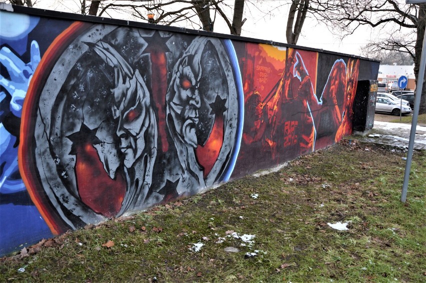 Mural w centrum Goleniowa "wyjaśniony". Kto malował i za ile?
