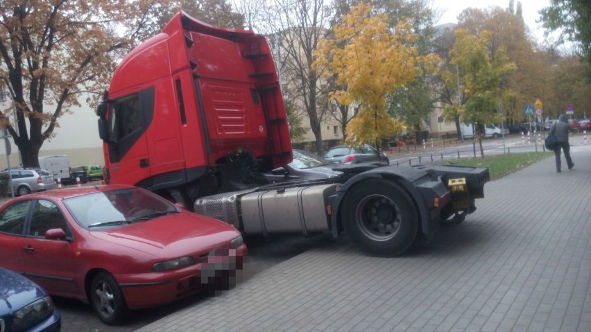 "Mistrza Parkowania" na miejscu osobówki ul. Zawiszy 14...