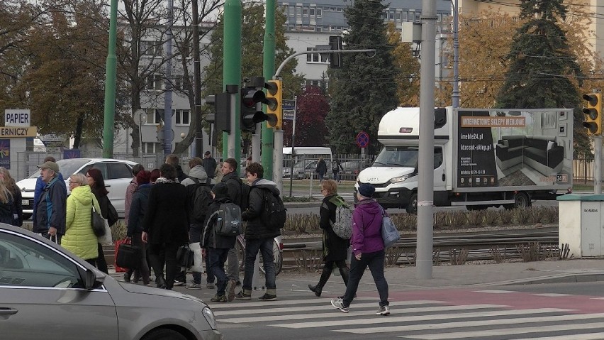 Dodatkowe sygnalizacje świetlne stanęły przy wjeździe do CH...