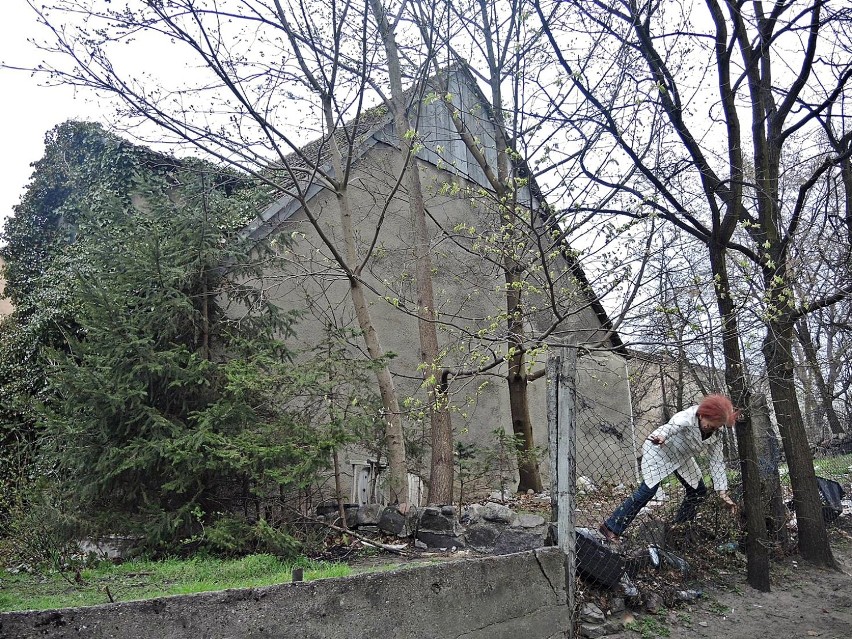Opuszczony zabytkowy budynek przy ul. Wojska Polskiego w...