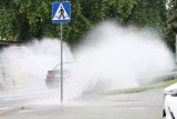 Po gwałtownej ulewie w Tarnobrzegu w piątek niektóre ulice znów były zalane (ZDJĘCIA)