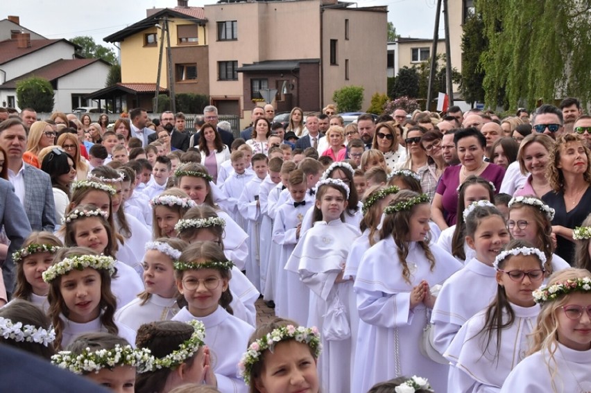 Młodzi parafianie z parafii bł. Mi. Kolazi w Śremie przyjęli...