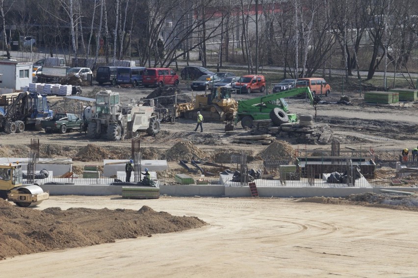Budowa nowego stadionu w Sosnowcu odbywa się bez...