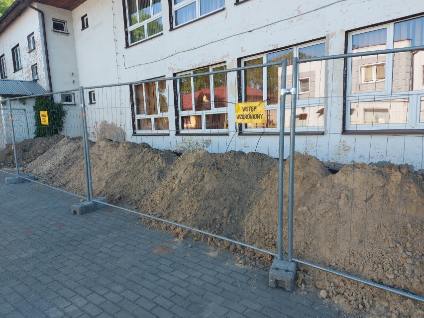 Gminne Centrum Kultury i Biblioteki Publicznej oraz Urząd Gminy w Konopnicy wkrótce zmienią swoje oblicze ZDJĘCIA