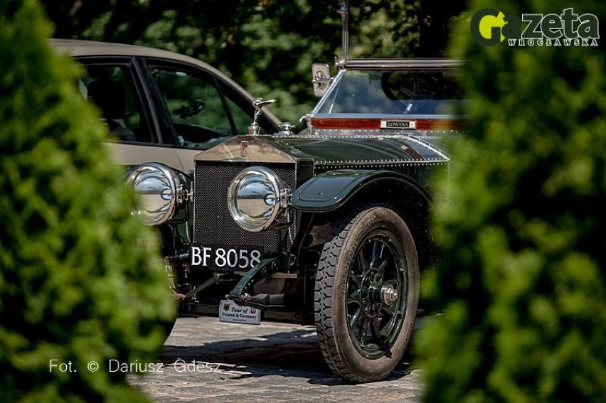 Najcenniejsze na świecie Rolls-Royce’y zajechały na zamek...