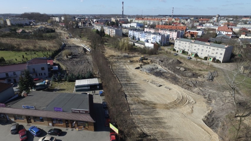 Prace przy budowie nowej drogi, która połączy ulicę Wrocławską z węzłem Jarocin na obwodnicy, idą pełną parą [ZDJĘCIA]
