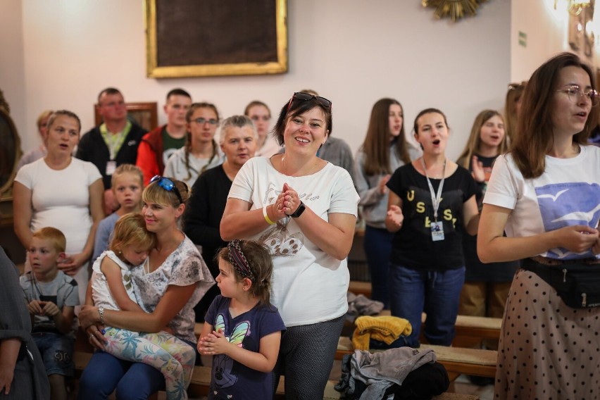 Łęczycanie w drodze na Jasną Górę. Pielgrzymuje m.in....