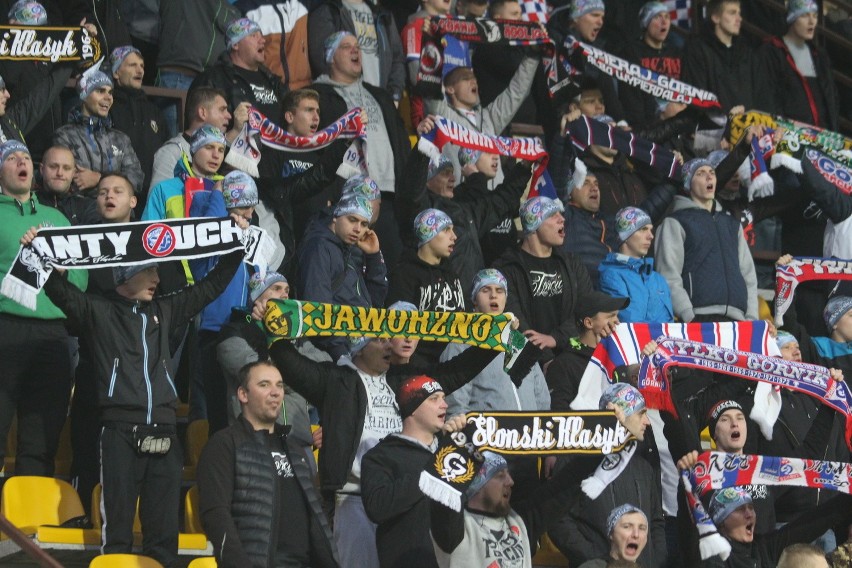 Wielkie sportowe emocje w czasie meczu GKS Katowice - Górnik...