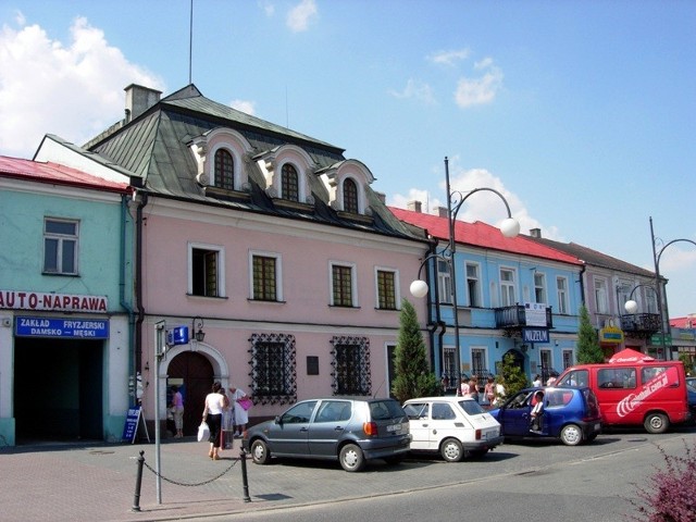 Stare kamienice na Rynku w Jędrzejowie