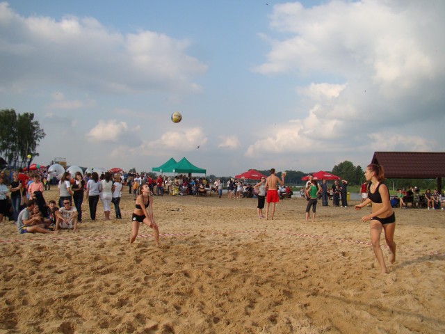 Zalew i plażę oddano do użytku w ubiegłym roku. Niestety, w tym sezonie pływać tam nie można