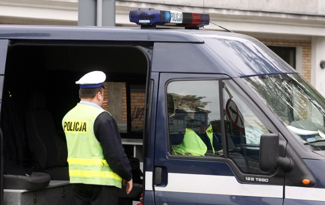 Policjanci z Piask zatrzymali dwóch kierowców, którzy nie powinni prowadzić samochodów.