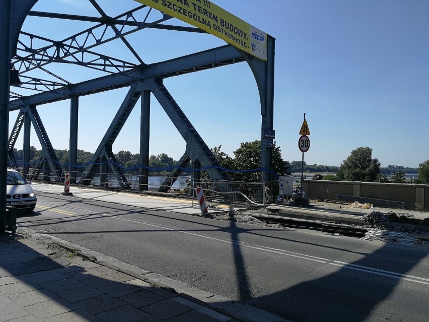 Trwa remont mostu i przebudowa placu Rapackiego