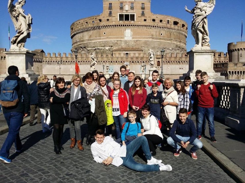 Uczniowie podczas wizyty w Rzymie