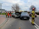 Zderzenie dwóch pojazdów na ulicy Nowotomyskiej w Grodzisku