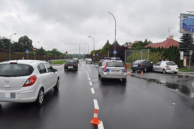 Wypadek w Rzeszowie. Zderzyły się cztery auta [zdjęcia]