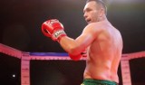 Rafał Antończak z Rzeszowa, mistrz tajskiego boksu zamienił walkę na ringu, na walkę o życie