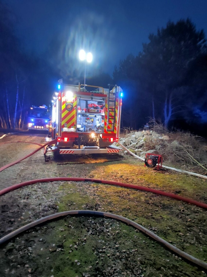 Ogromny pożar stodoły w miejscowości Lubień. Na miejscu działało sześć zastępów straży! 