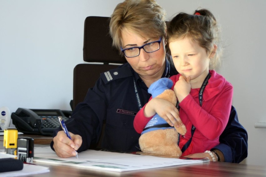 Grodzisk: 5-letnia Michalinka szefową Policji. KPP włączyło się w obchody Ogólnopolskiego Tygodnia Mukowiscydozy