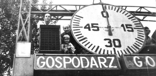 Przedwojenny zegar na stadionie chorzowskiego Ruchu uchodzi za jeden z symboli 14-krotnych mistrzów Polski