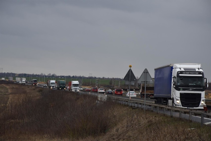 DK1 pod Częstochową zablokowana. Protestujący wyjechali z...