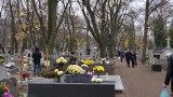 Toruń: Wszystkich Świętych 2013. Zobacz jak było na cmentarzu przy ul. Antczaka [ZDJĘCIA]