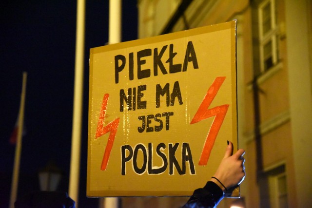 2 listopada w Międzyrzeczu będą kolejne protesty przeciwko zaostrzeniu przepisów aborcyjnych. Zobaczcie zdjęcia z poprzednich