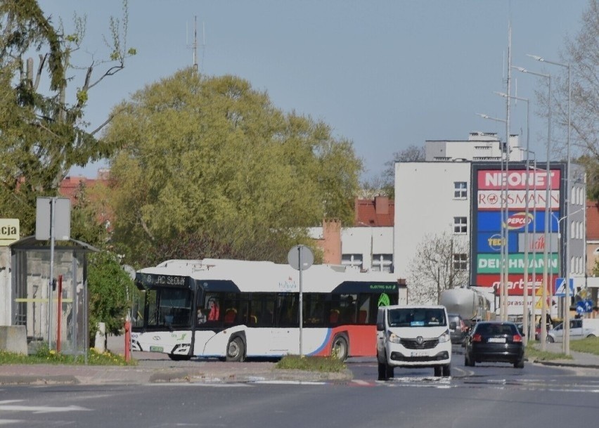 "Policja" w autobusach elektrycznych. Pasażerów w Malborku niepokoił taki komunikat o przystankach na trasie linii nr 6