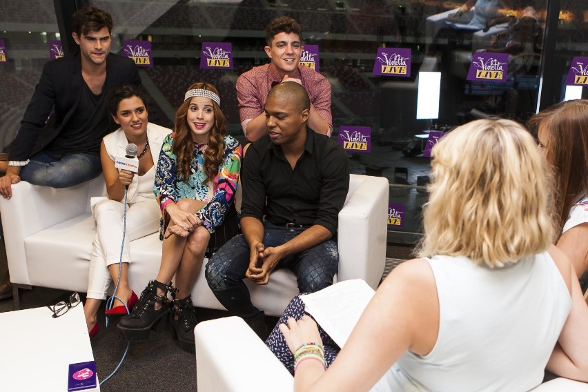 Violetta Live, Warszawa. Wywiady z gwiazdami. "Making of i...