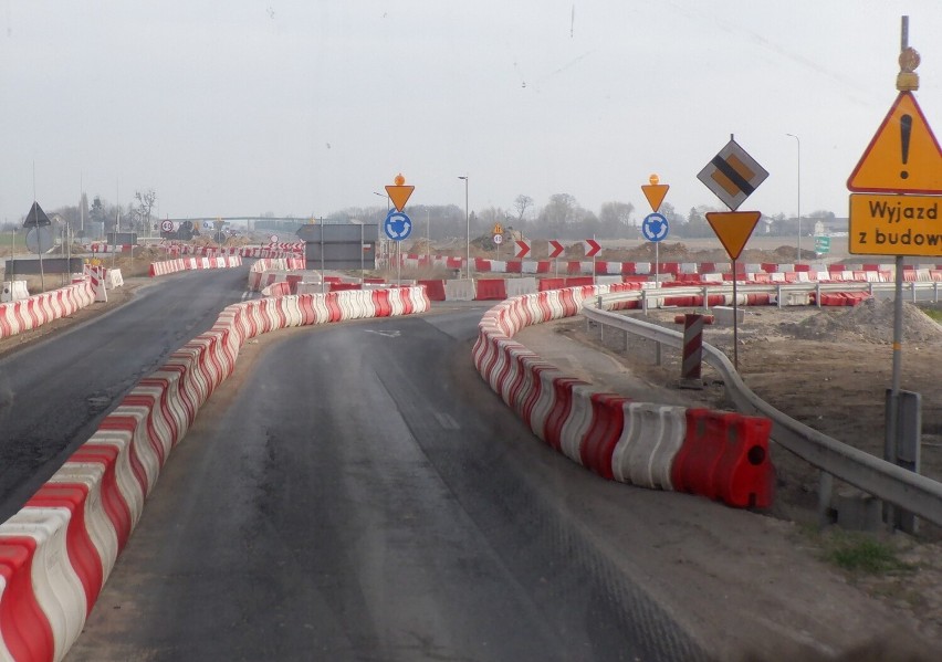Tak wyglądają drogi w Kujawsko-Pomorskiem! Krajowe "dróżki" i drogi ekspresowe. Czy przez 20 lat wiele się zmieniło?