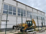 Nowa hala sportowa Szkoły Podstawowej nr 6 w Starachowicach coraz bliżej. Już widać ogromny postęp prac. Zobacz zdjęcia