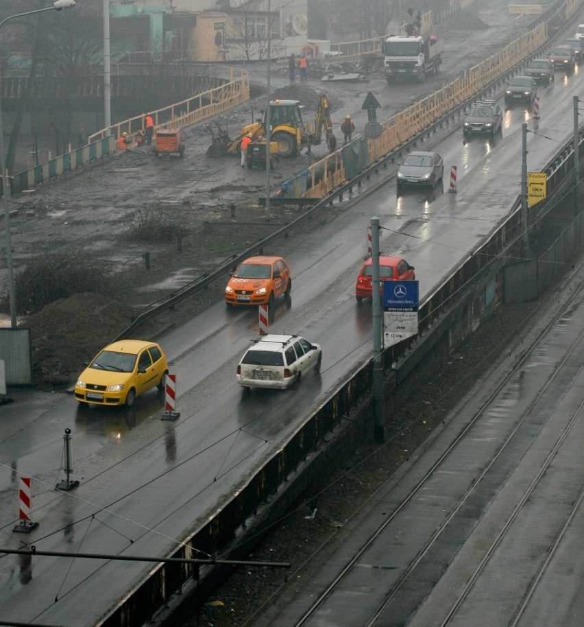 Remont estakady w Chorzowie. Zdjęcia z placu budowy, roboty trwają