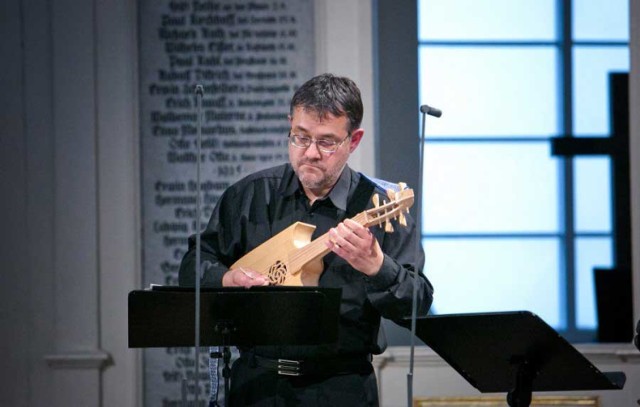 Narodowe Forum Muzyki – Tomasz Dobrzański jest pasjonatem muzyki dawnej wykonywanej na historycznych instrumentach